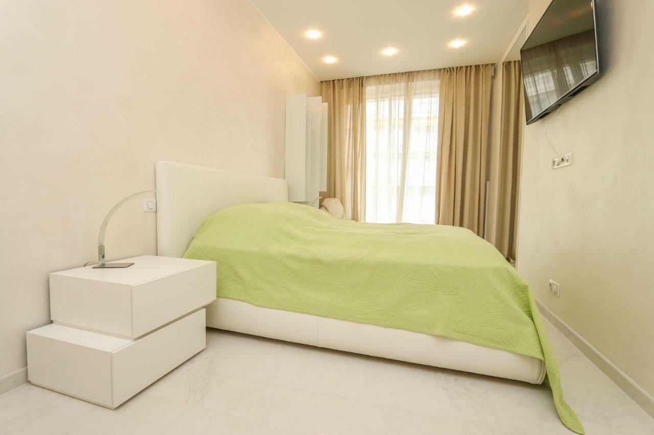 Seafront Modern Apartment Nisa Exterior foto