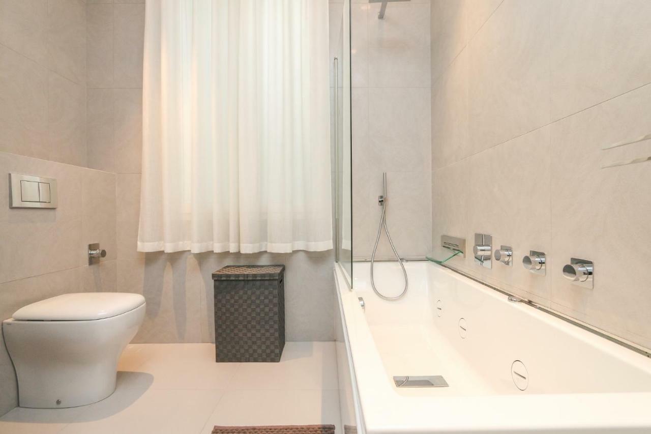 Seafront Modern Apartment Nisa Exterior foto